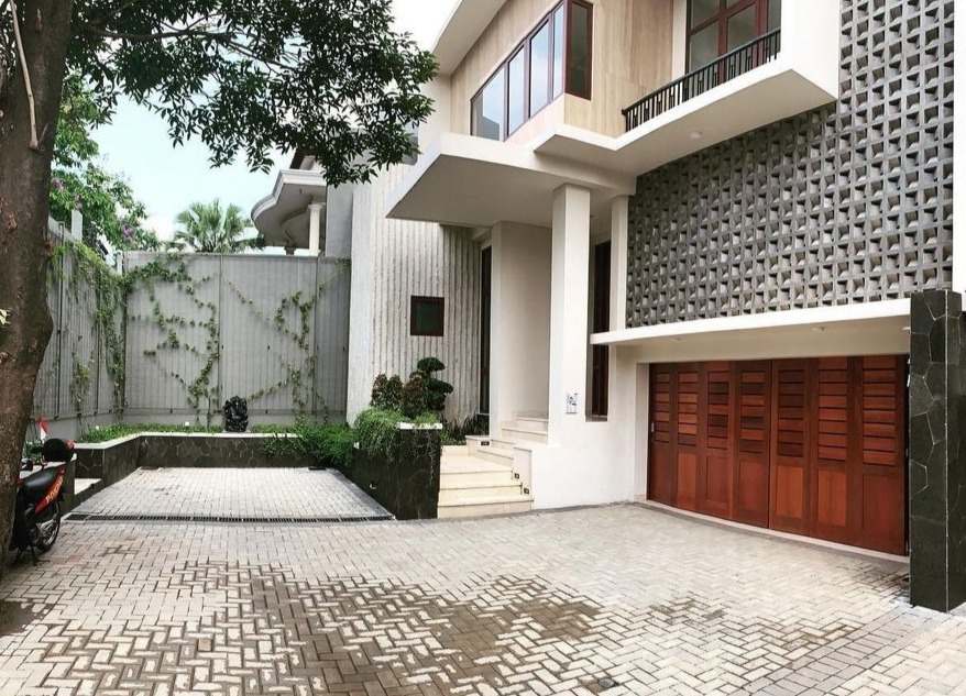 Disewakan Rumah Kemang Selatan