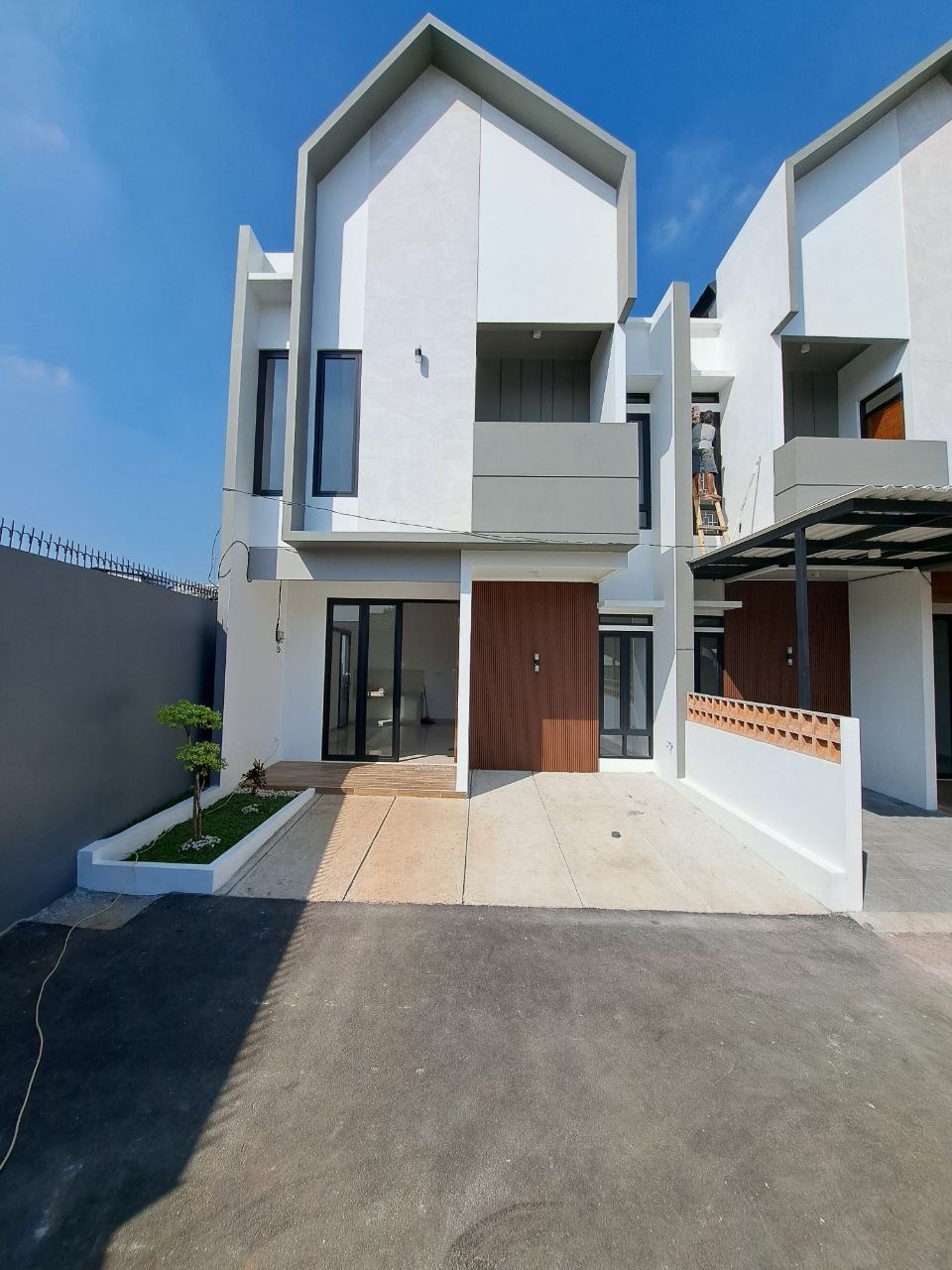 DIJUAL RUMAH 2 LANTAI DESAIN SCANDINAVIAN DI LUBANG BUAYA JAKARTA TIMUR