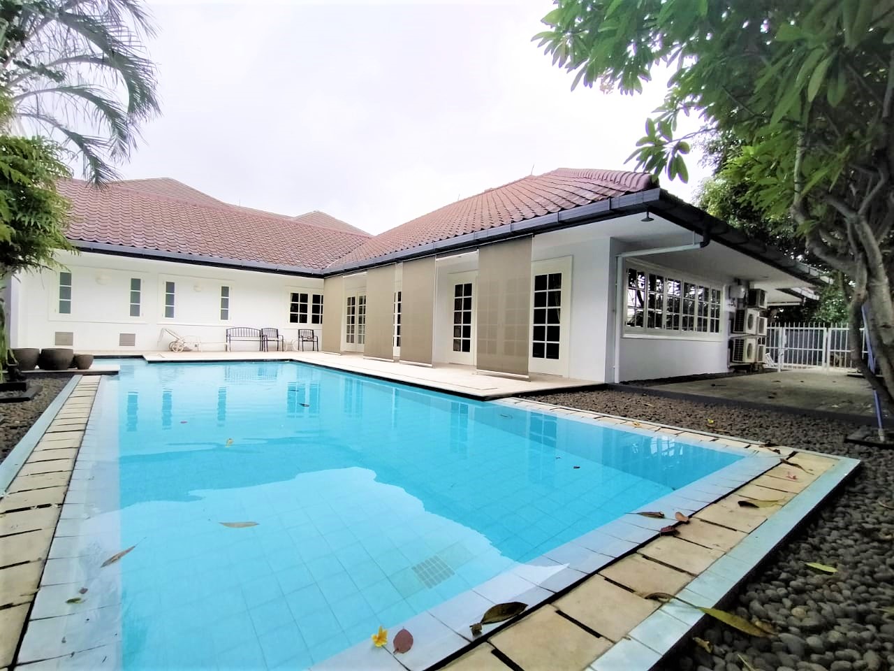 Disewakan Rumah di Kemang Utara Jakarta Selatan Kondisi Furnished