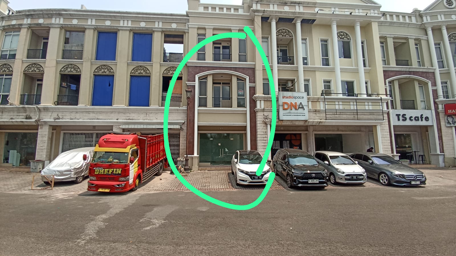 Disewakan Ruko Mewah di Padang Hijau Golf, Tangerang