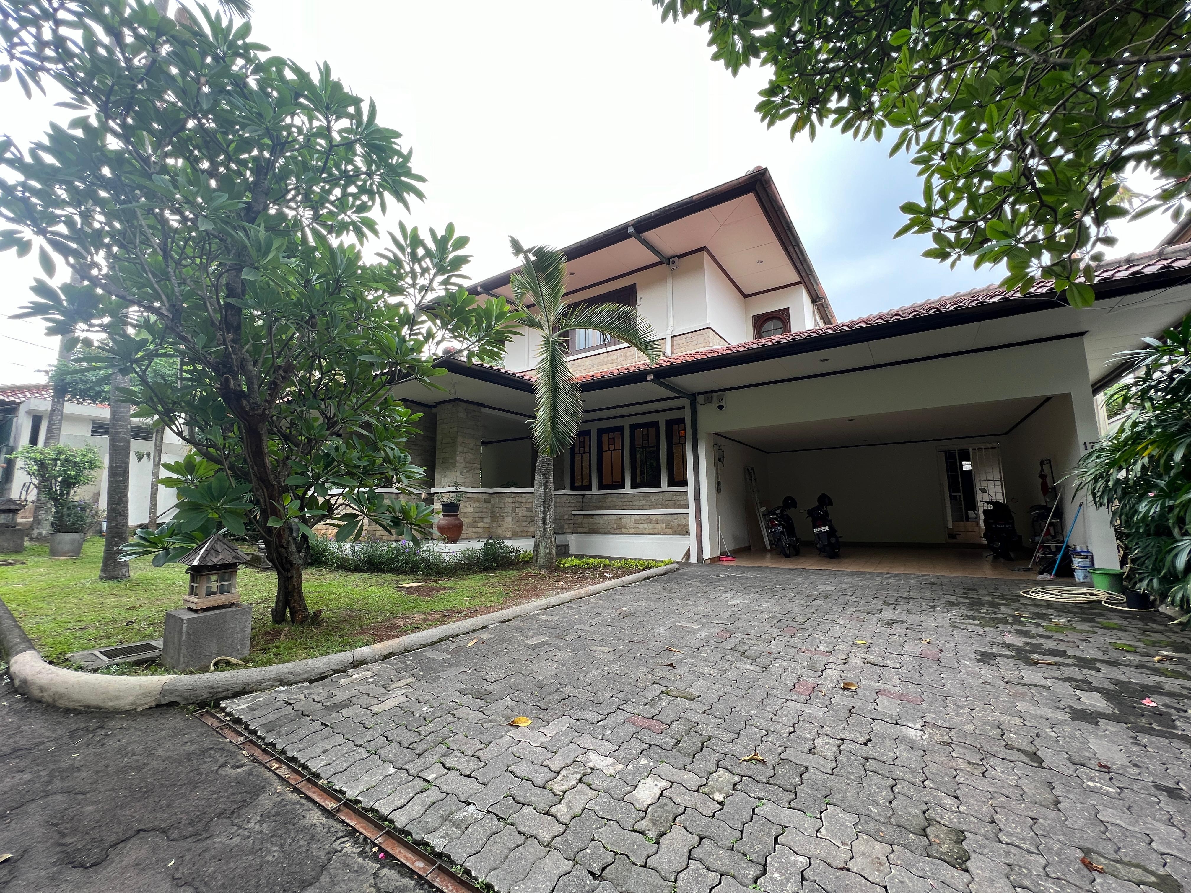 Disewakan rumah Lebak Bulus Jakarta Selatan