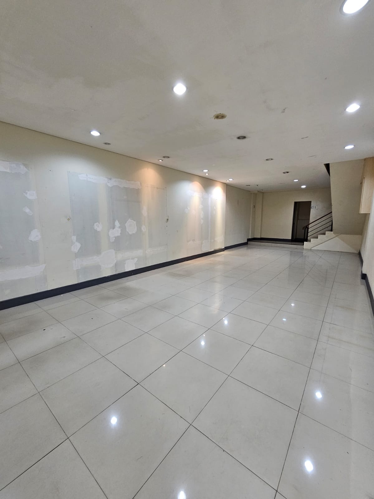 Disewakan Ruko 3 Lantai Di Panglima Polim