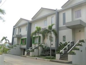 Disewakan Rumah di Lebak Bulus Jakarta Selatan Kondisi UnFurnished & Private Pool