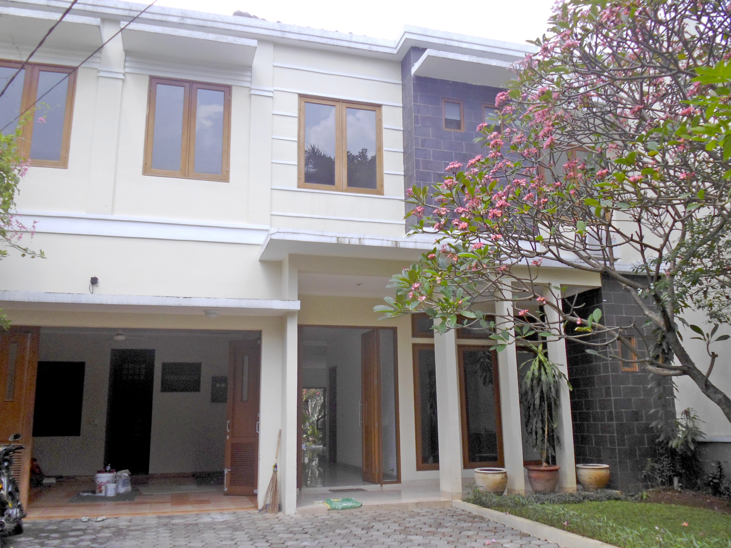Disewakan Rumah Di Kemang Jakarta Selatan STD186