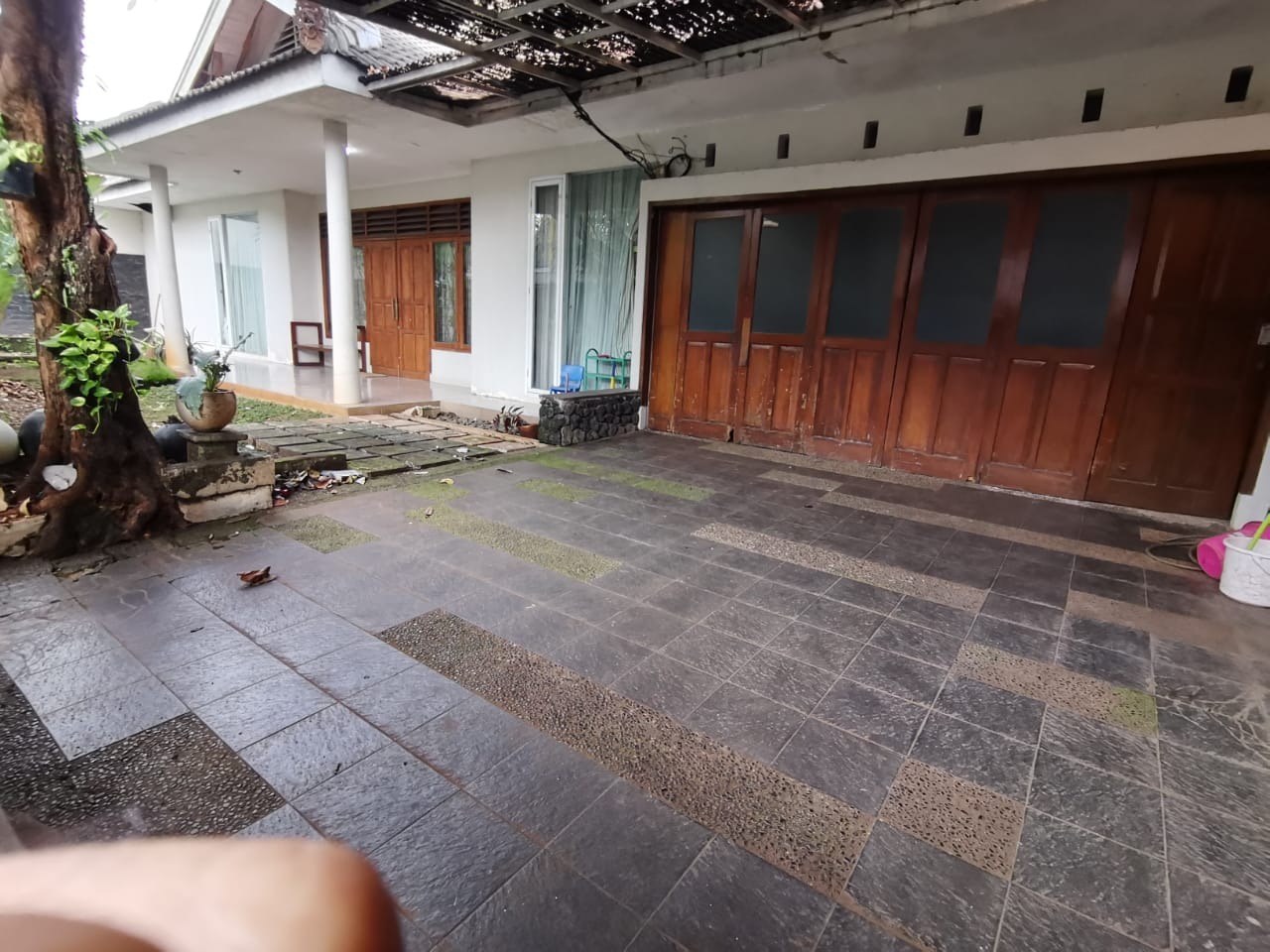 Dijual Rumah Tua Hitung Tanah di Kemang Selatan