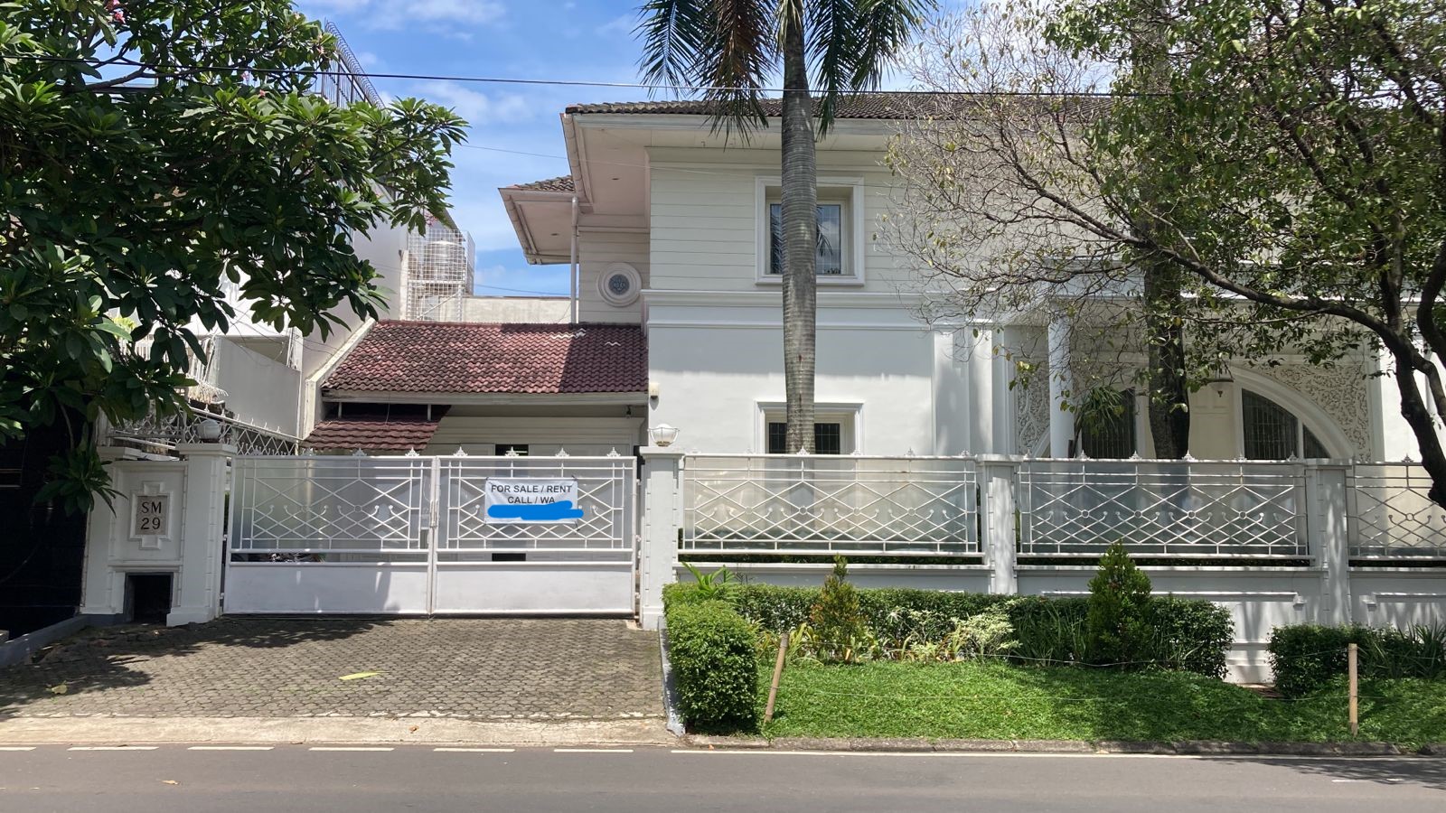 Disewakan Rumah Private Pool 2 Lantai di Pondok Pinang Jakarta Selatan