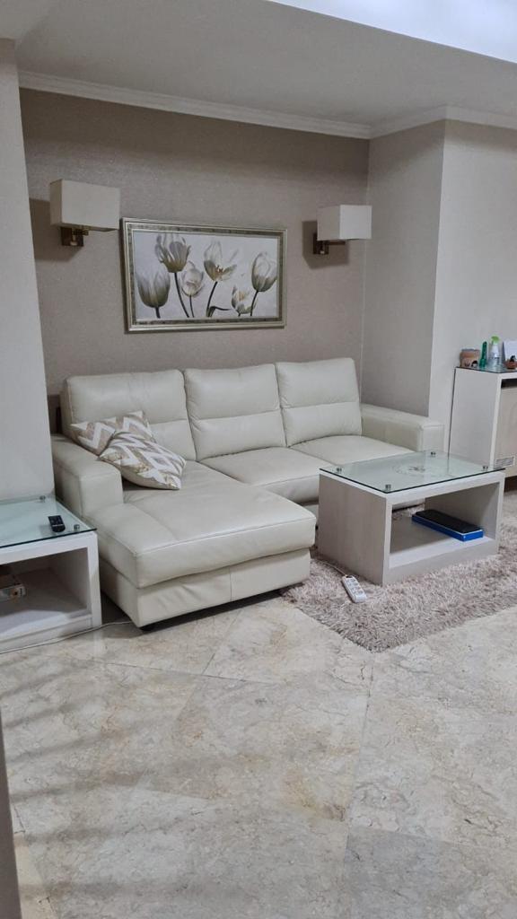 Disewakan Apartemen Park Royale Type 2 Kamar Tidur Kondisi Full Furnished