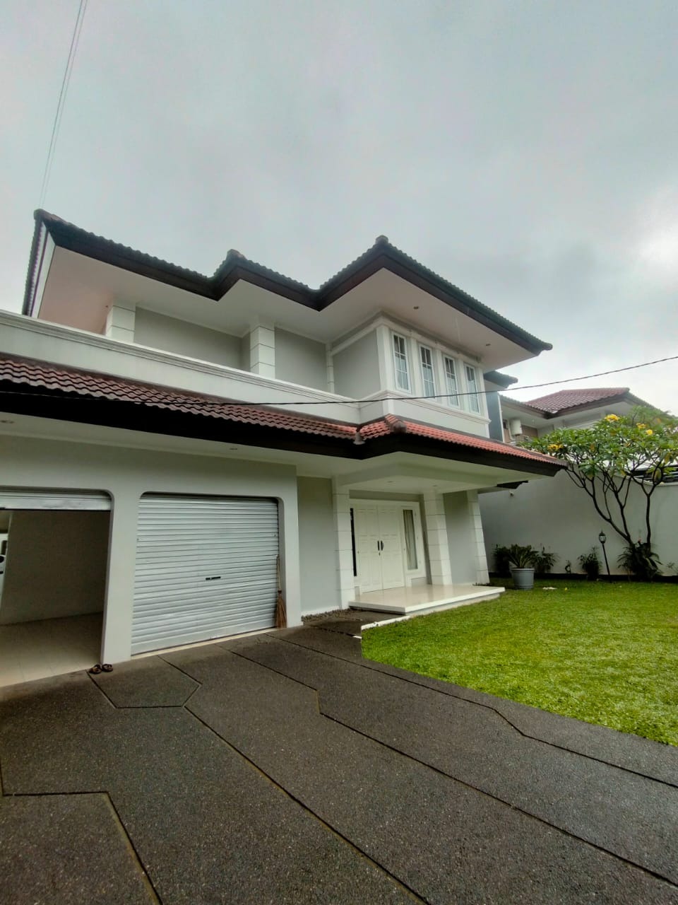 Di Sewa Rumah 2 Lantai Di Kemang Selatan