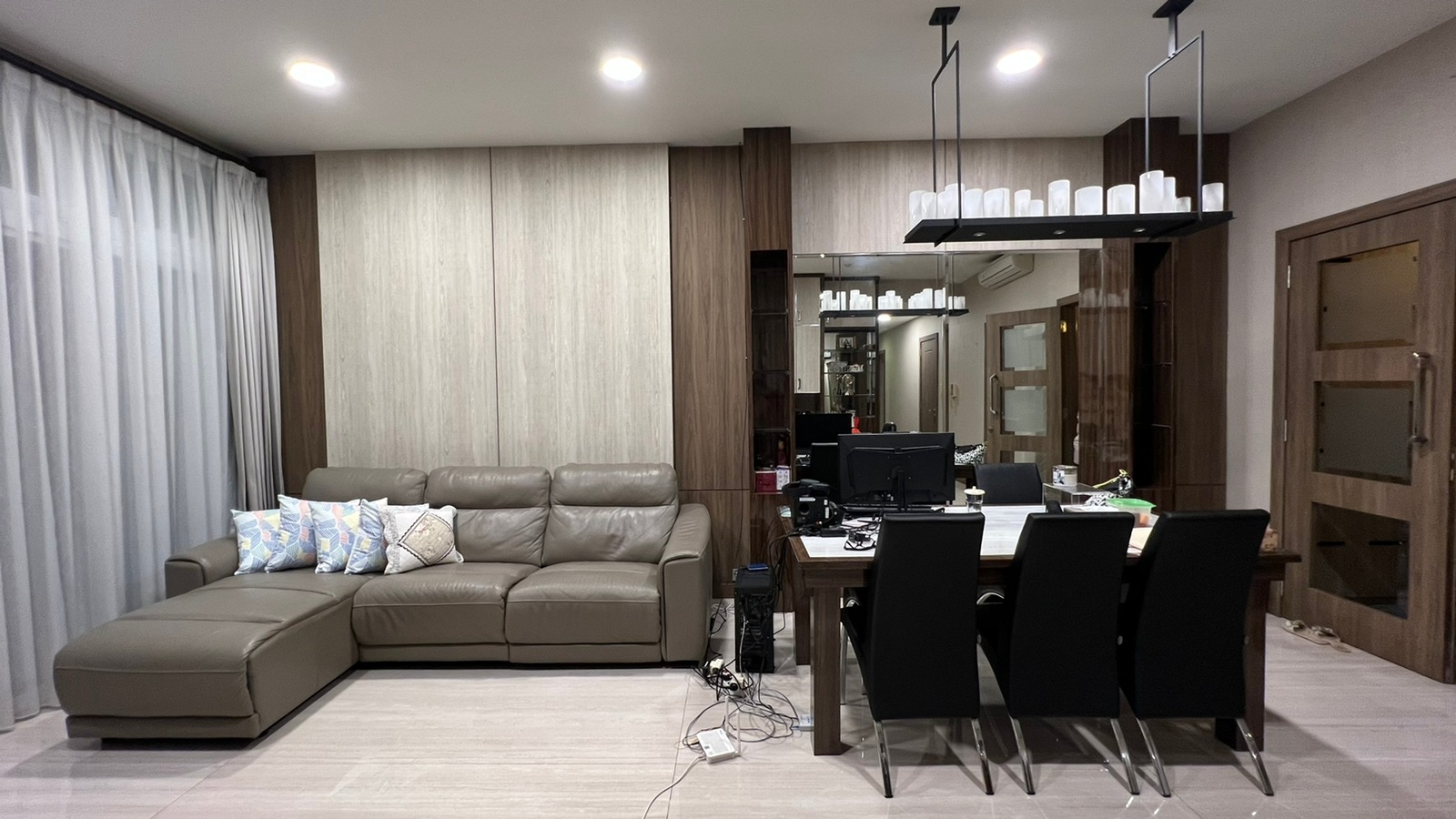 Dijual Apartemen Senayan Residence Tipe 3 Kamar Tidur Kondisi Furnished