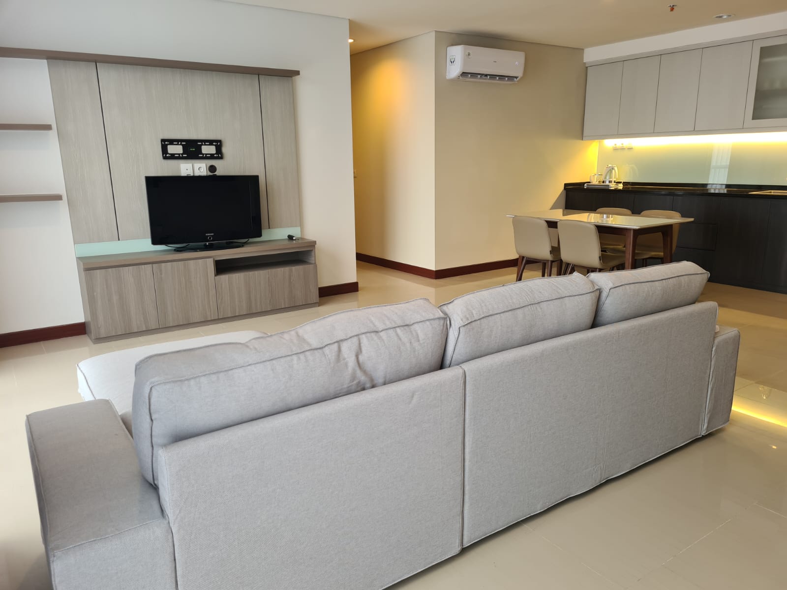 Disewakan Apartemen Somerset Kencana Tipe 3 Kamar Tidur Fully Furnished & Private Lift