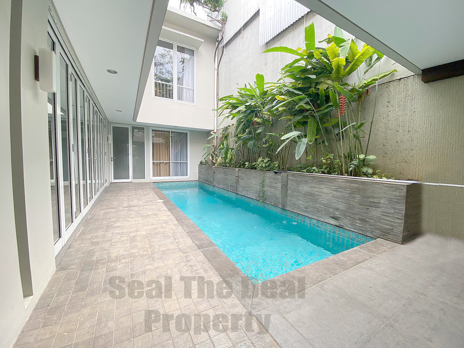 Dsewakan Rumah Di Area Senopati Jakarta STD029