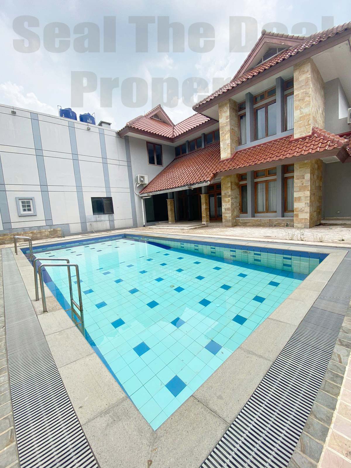 Disewakan Rumah DI Area Senayan Kebayoran Baru STDN0112