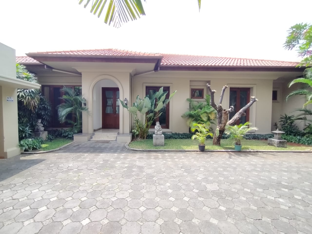 Disewakan Rumah Siap Huni di Cipete Jakarta Selatan Kondisi Semi Furnished
