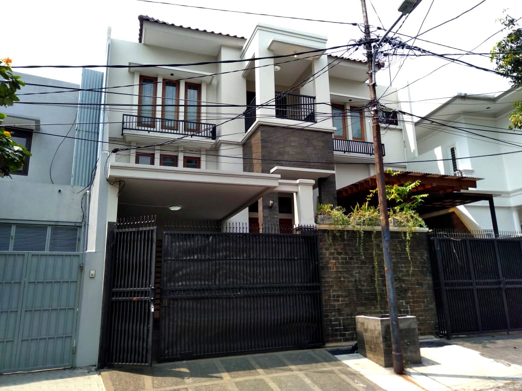Disewakan Rumah Di Senopati/Kebayoran baru Jakarta Selatan STD496