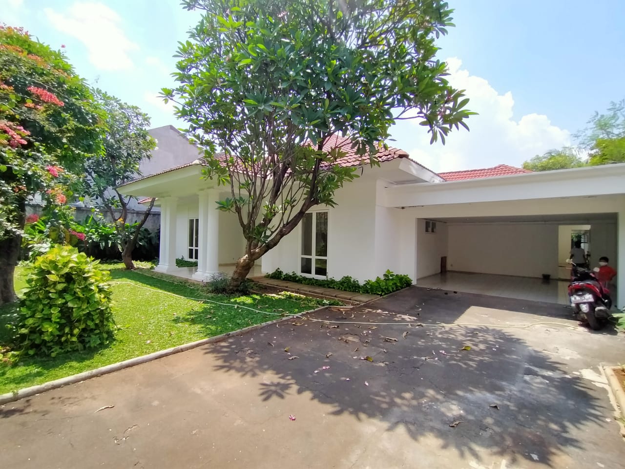 Disewakan Rumah Minimalis di Cipete Jakarta Selatan Kondisi Semi Furnished