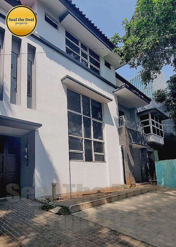 Disewakan Rumah Bisa Untuk Kantor/Office Di Kebayoran Baru STD125