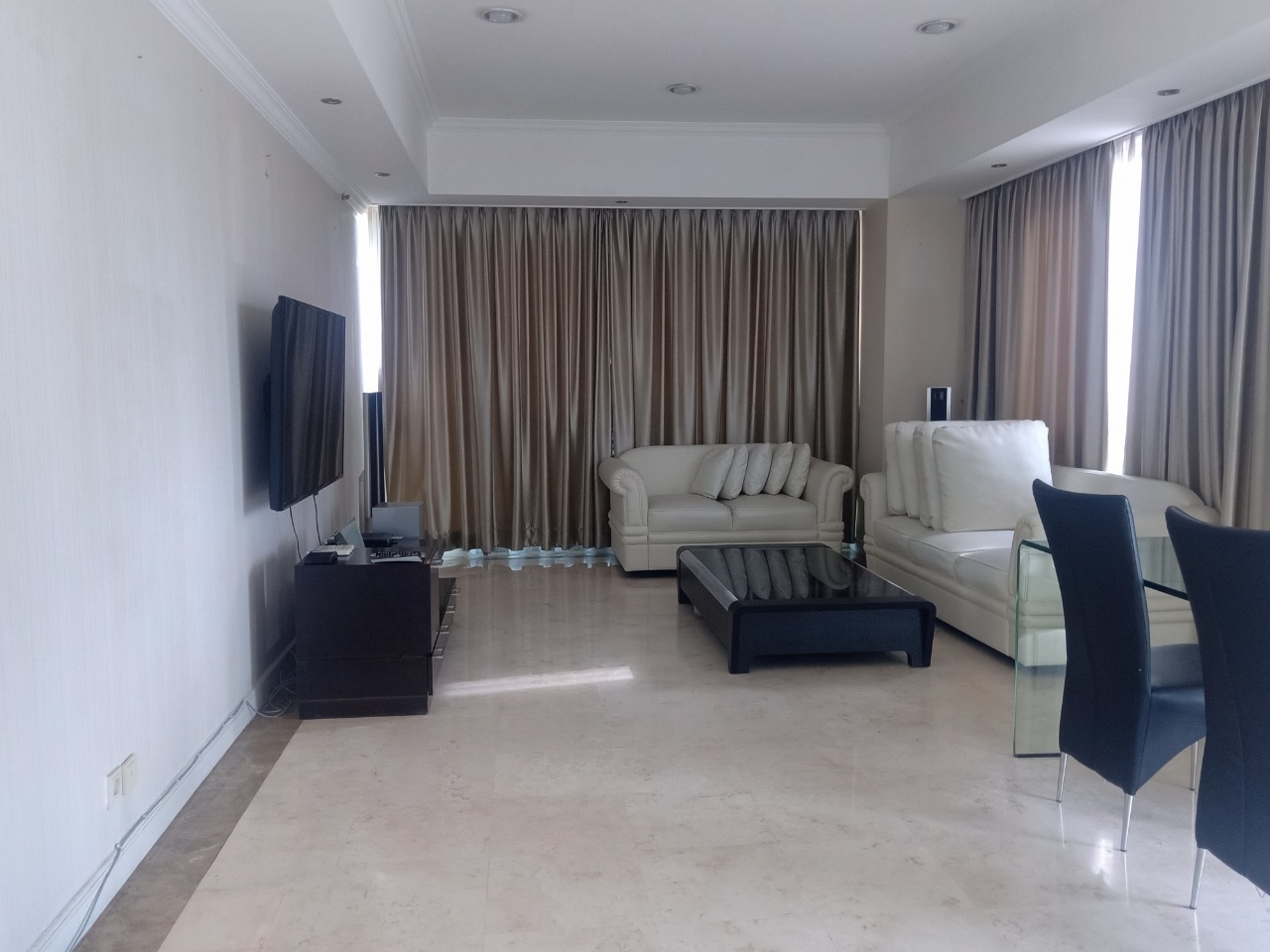 Dijual Apartemen Casablanca Tipe 3 Kamar Tidur Kondisi Semi Furnished
