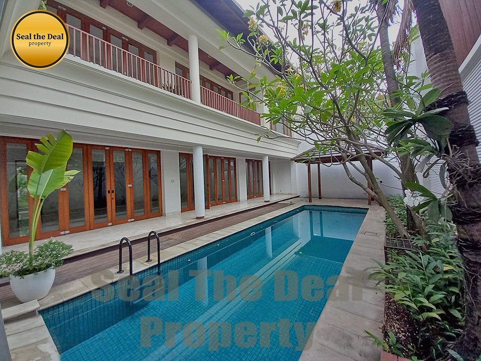 Disewakan Rumah Mewah Di Kemang Jakarta Selatan STD508