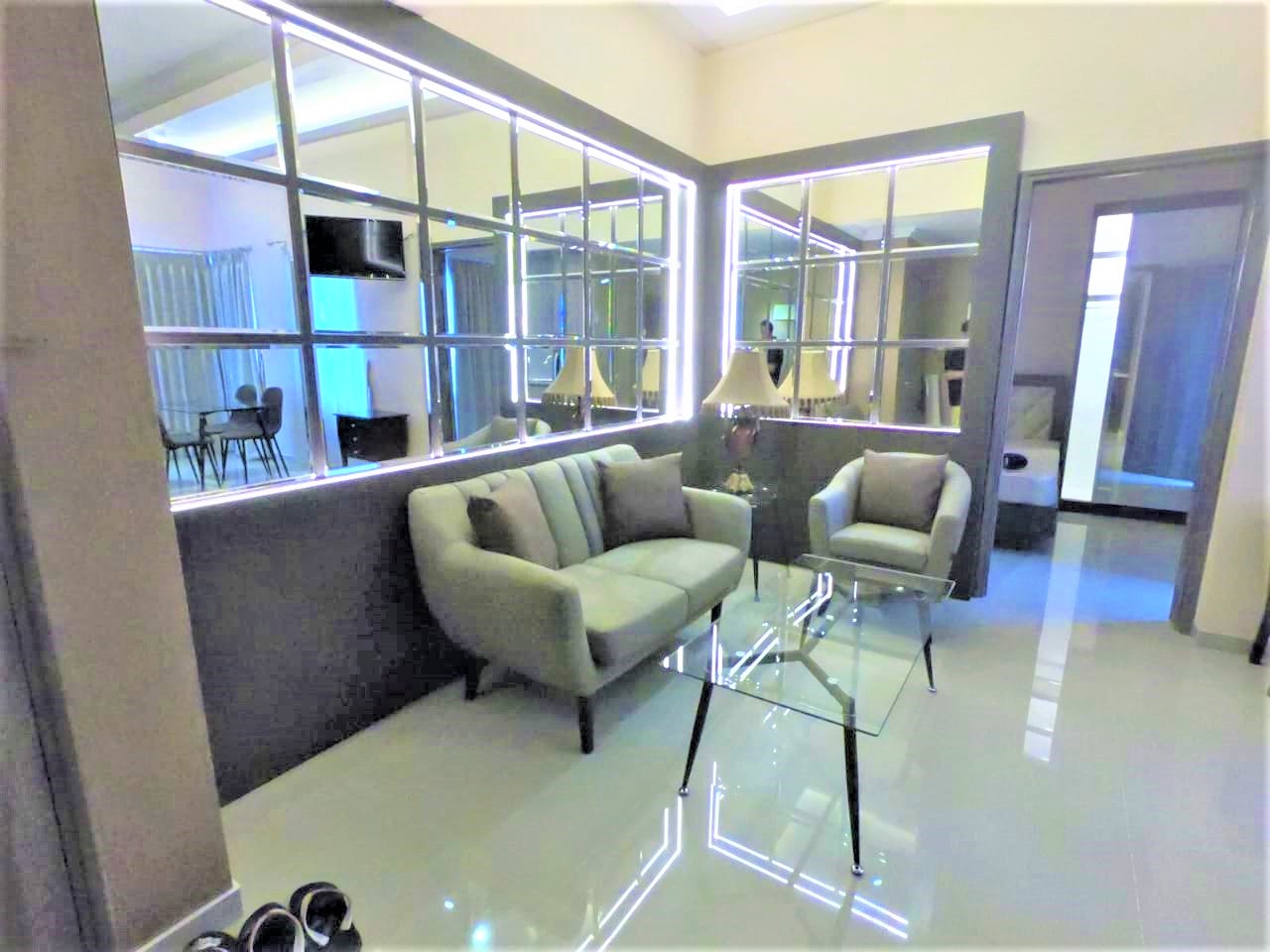 Dijual Apartemen Sudirman Park Tipe 3 Kamar Tidur Kondisi Fully Furnished