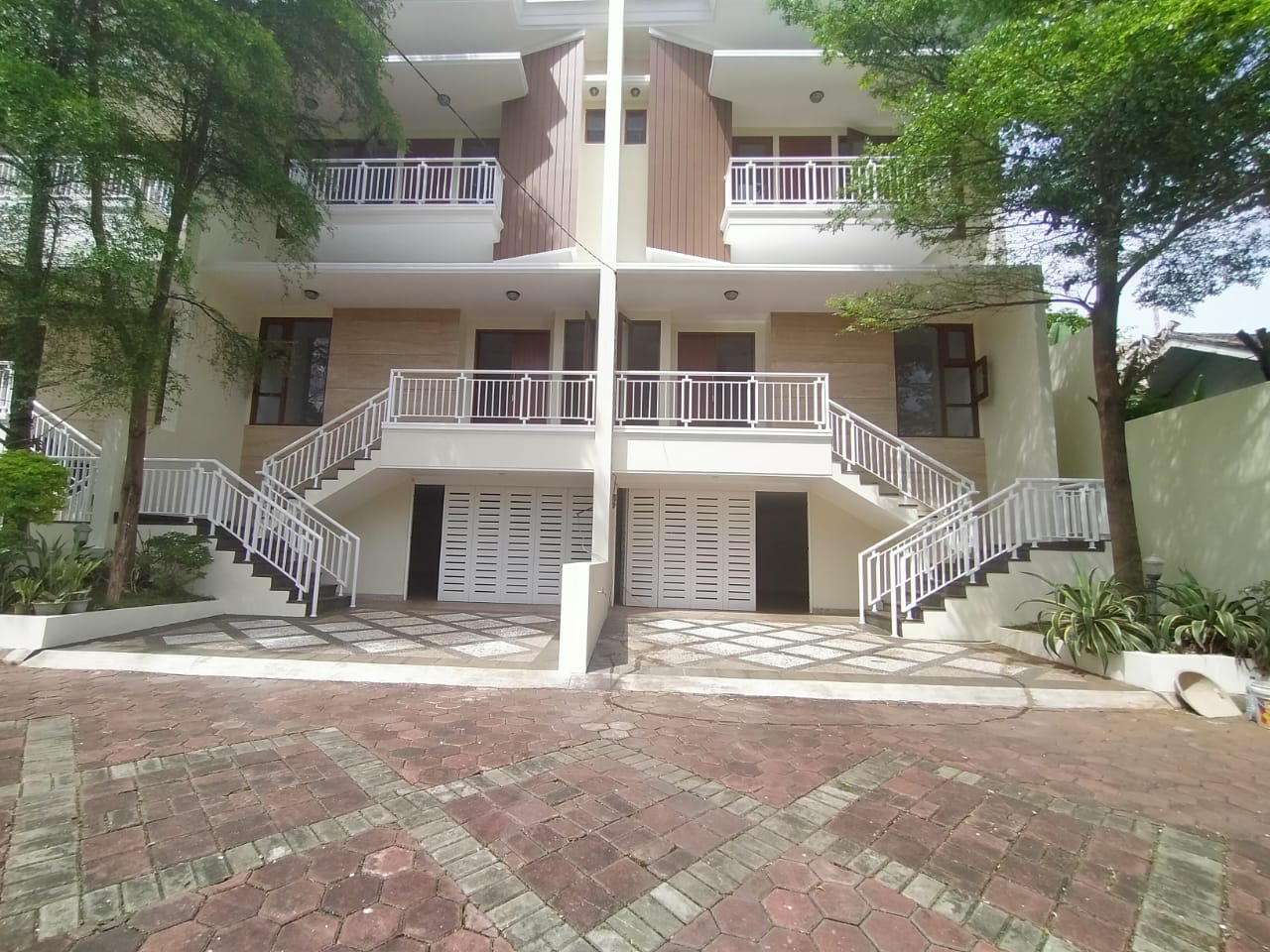 Dijual Town House di Pasar Minggu Kondisi Un Furnished Ready Huni