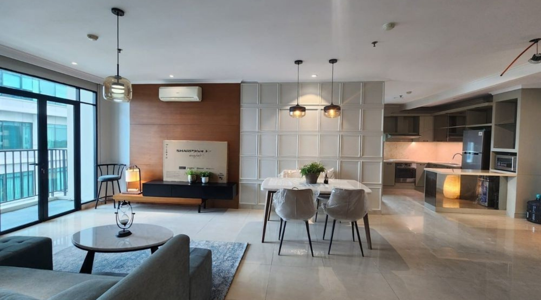 Dijual Apartement Hampton's Park Tipe 3 Kamar Kondisi Furnihed - Renovated unit