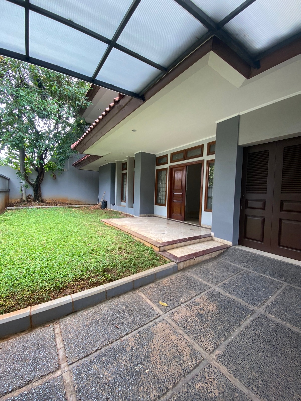 Disewakan Rumah Tipe 6+1 Kamar Tidur di Hang Lekir, Senayan, Kondisi Unfurnished