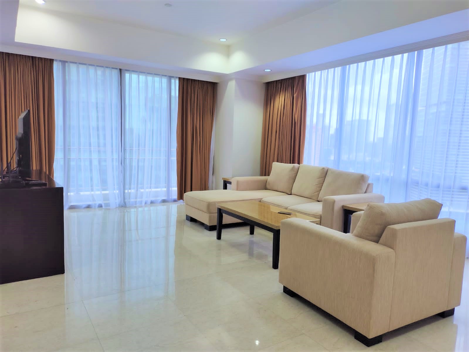 Disewakan Apartemen Sudirman Mansion Tipe 3 Kamar Tidur Kondisi Fully Furnished