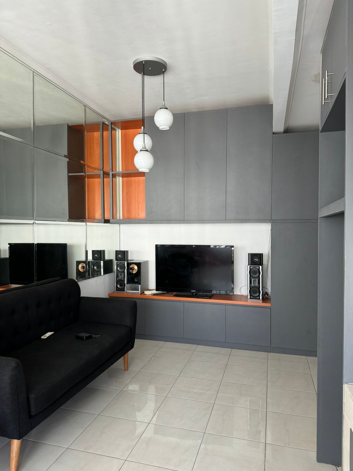 Dijual Apartemen Sudirman Park Tipe 2 Kamar Kondisi Furnished Newly Renovated