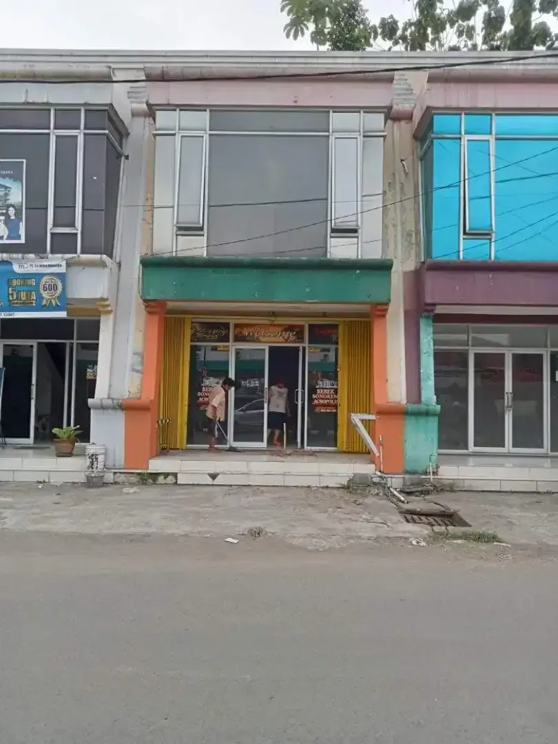 Disewakan ruko 2 lantai