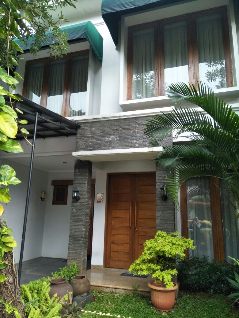 Disewakan Rumah Town House Siap Huni di Menteng Jakarta Pusat