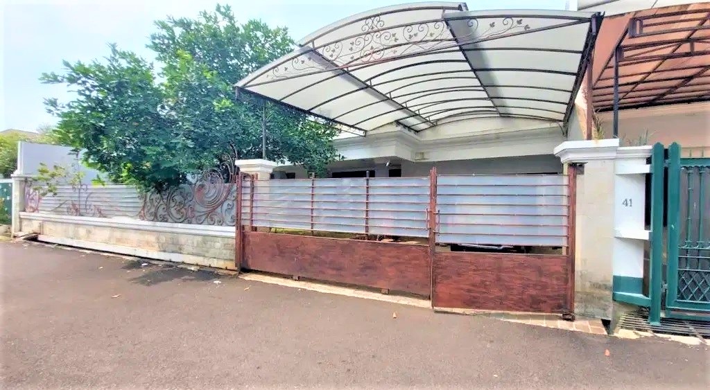 Dijual Rumah Kondisi Siap Pakai Dengan Private Pool di Gandaria Jakarta Selatan