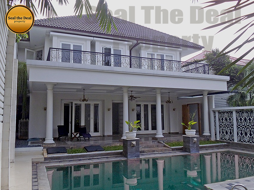 Disewakan Rumah Mewah Di Kemang Jakarta Selatan STD477