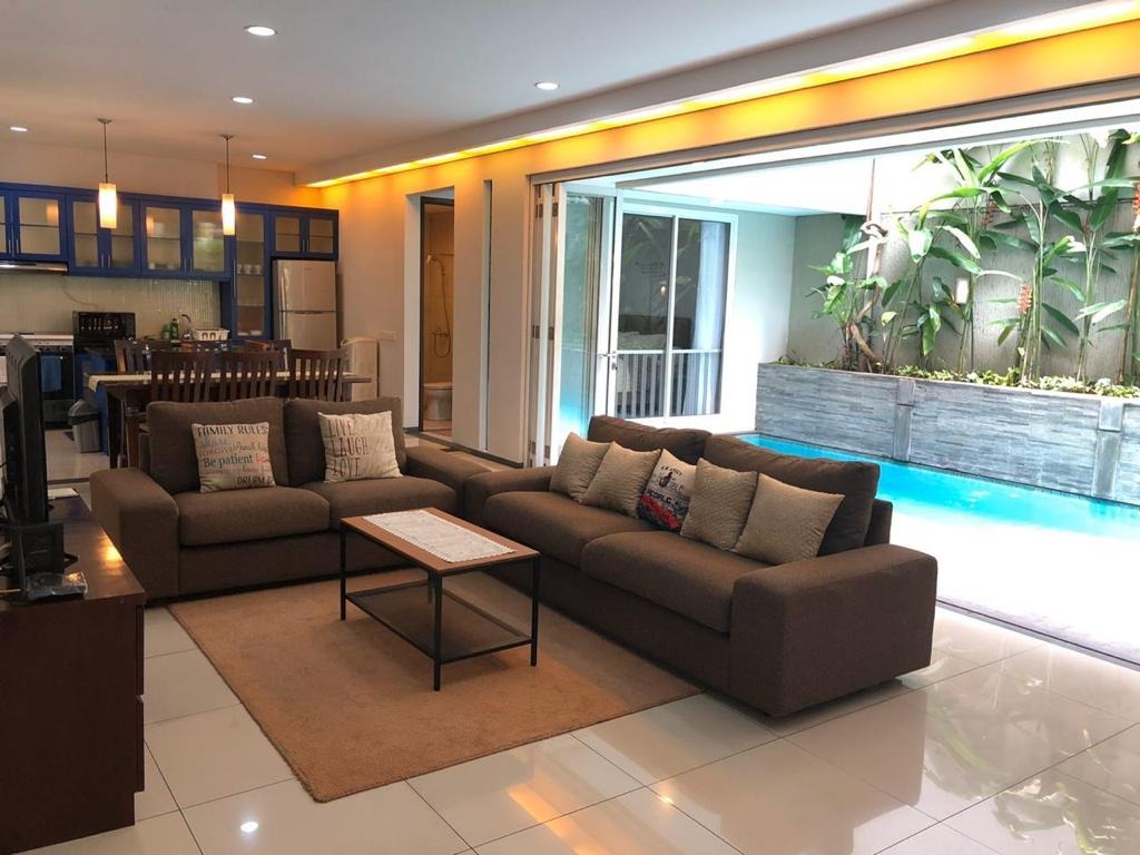 Disewakan Rumah Mewah di Kebayoran Baru With Private Pool