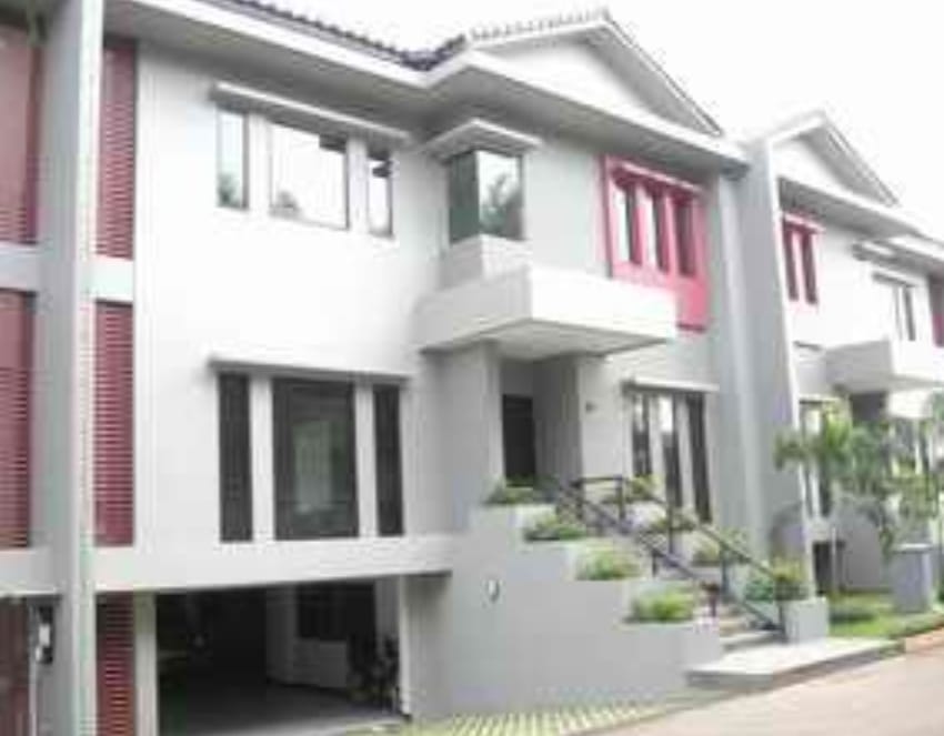 Disewakan Rumah Mewah di Cilandak Jakarta Selatan Siap Huni !