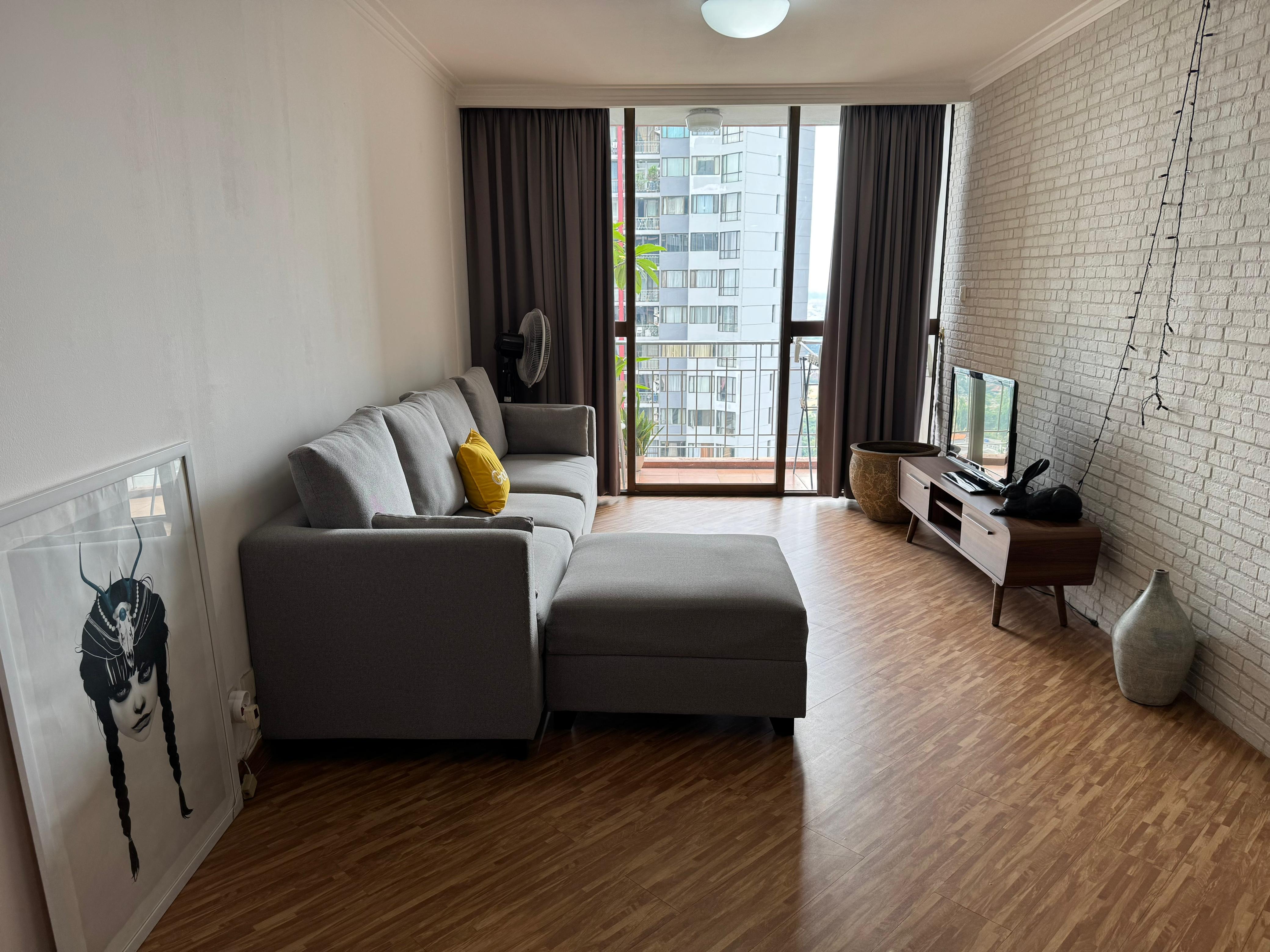 Disewakan Apartemen Aston Rasuna Tipe 2 Kamar Tidur Kondisi Furnished