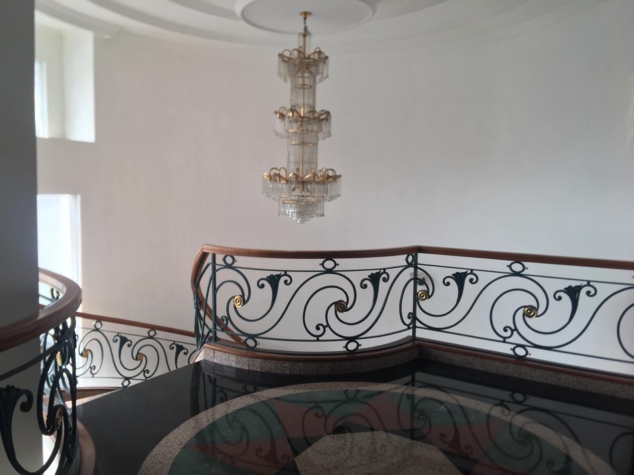 Disewakan Rumah di Pondok Indah Jakarta Selatan Kondisi Semi Furnished