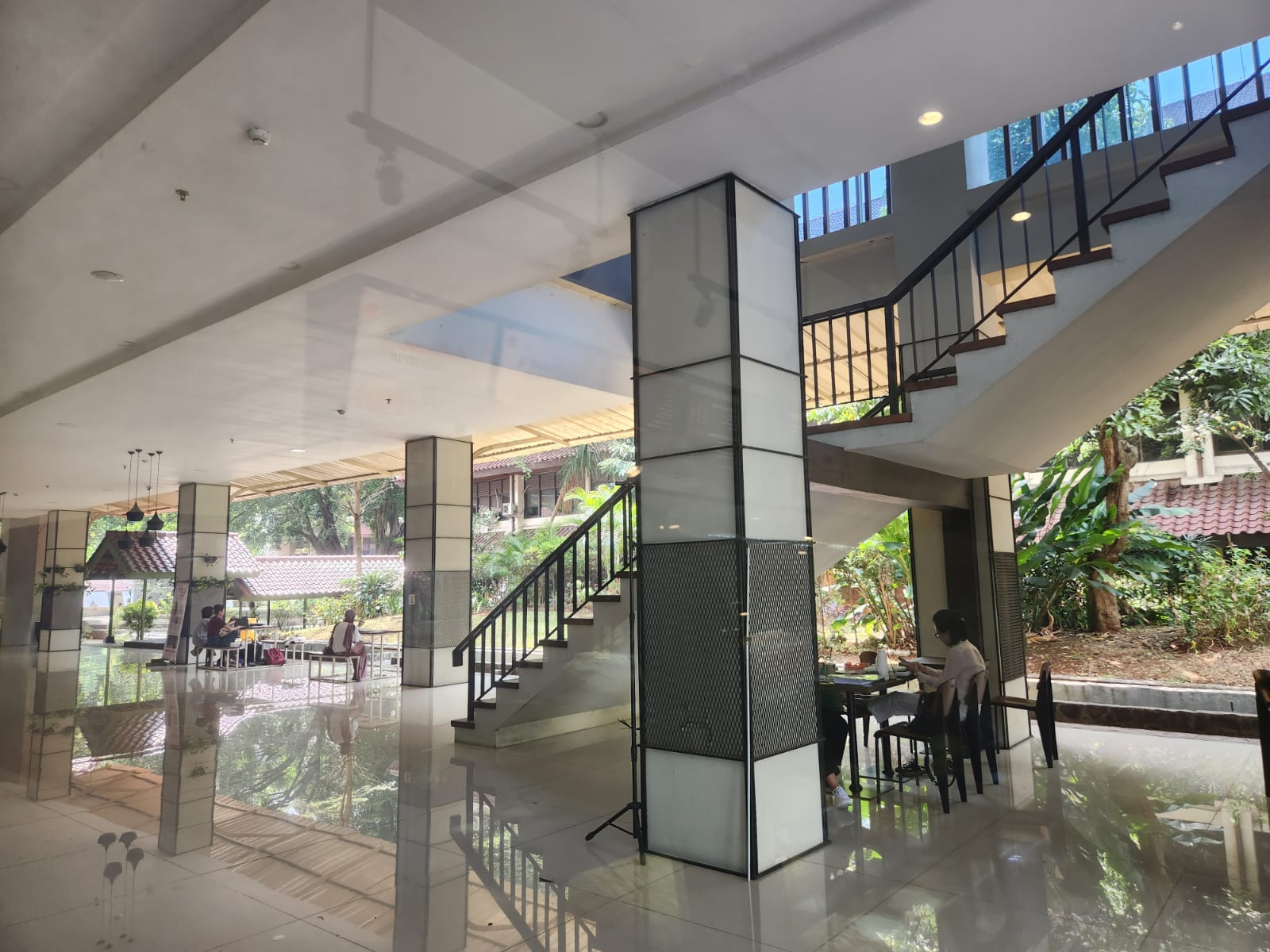 Disewakan Selasar Untuk Tempat Usaha di Universitas Indonesia Depok